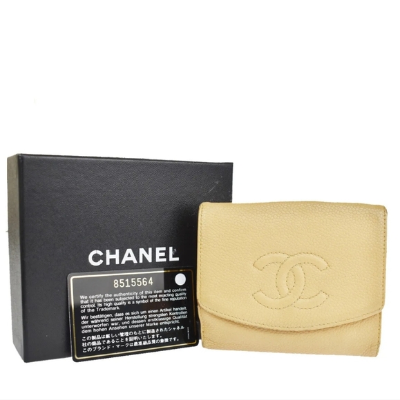 CHANEL COMPACT WALLET - Picture 1 of 15